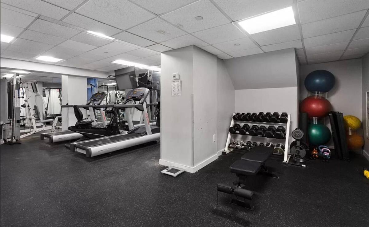 73-519 New Studio Uws Doorman Gym New York Bagian luar foto